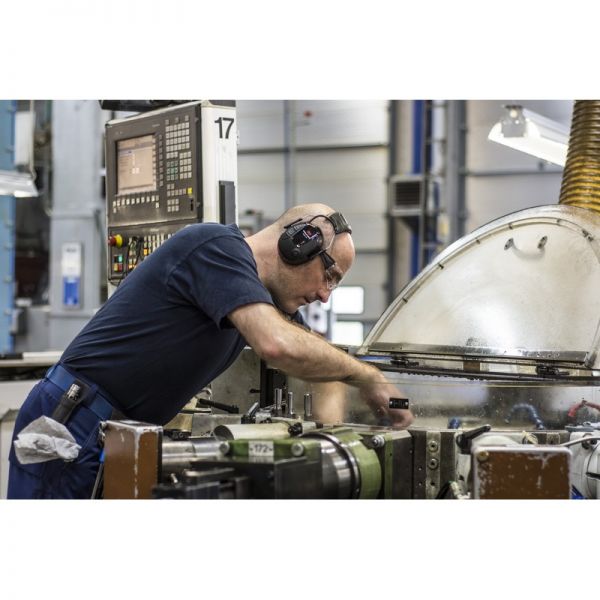 3M Peltor ProTac III - Headband - In use